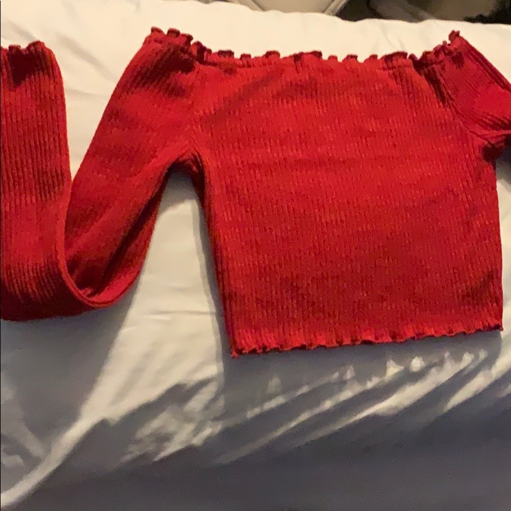 Red crop top long sleeve